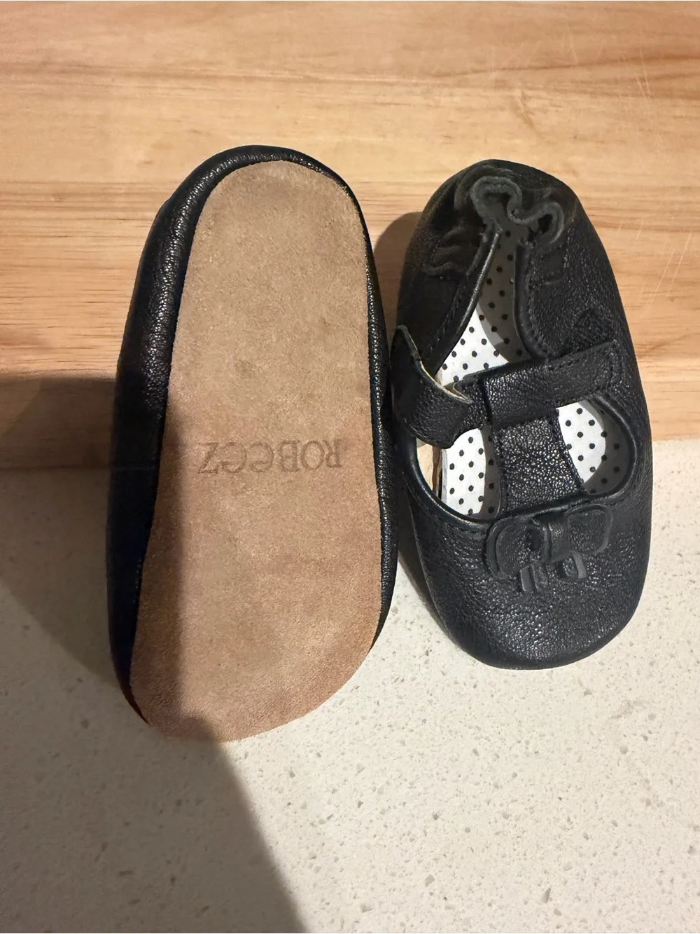 Robeez leather Tori t-strap shoes